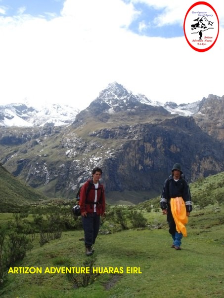 Rumbo al segundo paso Campamento Huapi 4850 m. FOTO: JUAN FELIPE RODRIGUEZ